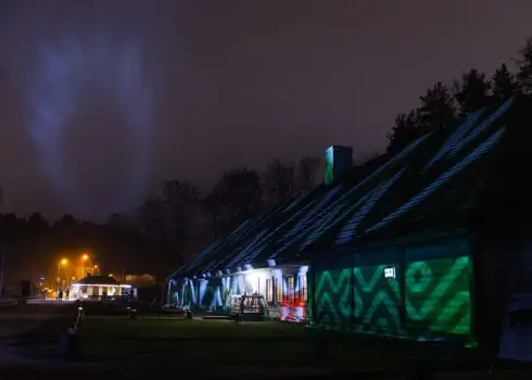 Ziemas gaismu taka “Saule. Ziemas saulgrieži” Brīvdabas muzejā 2025. gada decembri