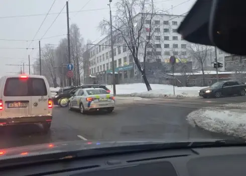 Avārija pie tirdzniecības centra "Akropole Alfa" (14.01.2026.)