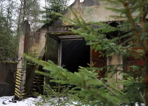 Slepenā PSRS militārā bāze Alūksnes mežos (2008)