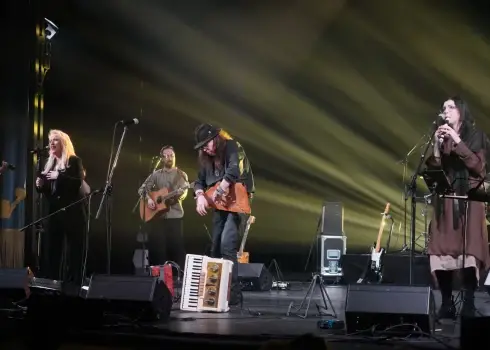 Etnoroka veterāni "Laimas Muzykanti" VEF Kultūras pilī ar dziesmām svin 30 gadu jubileju