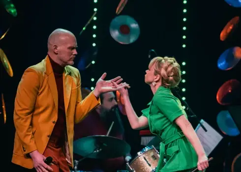 Koncertuzveduma "Sens tik sens ir tas stāsts" pirmizrāde VEF kultūras pilī 2026. gada februārī