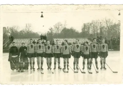 Leģendārais Latvijas olimpiskās vienības 1936. gadā karognesējs – hokejists Leonīds Vedējs 