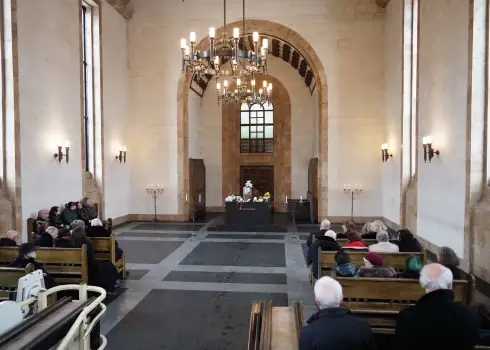 Rīgas Krematorijā atvadās no izcilā latviešu gleznotāja un mākslinieka Miervalža Poļa