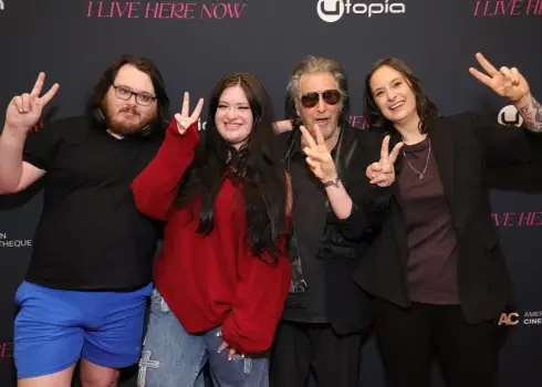 Als Pačino ar trim saviem bērniem filmas pirmizrādē