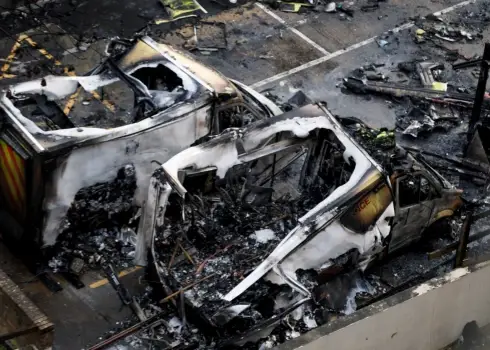 Londonā aizdedzinātas brīvprātīgā ebreju neatliekamās palīdzības dienesta automašīnas