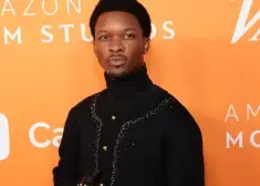 Aizdomās par 14 gadus vecas pusaudzes slepkavību aizturēts populārs mūziķis D4vd